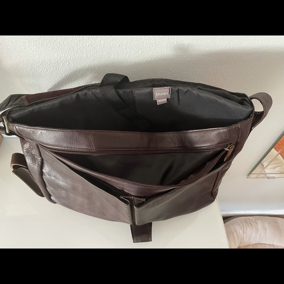 Excellent condition- real Leather laptop/case bag - Picture 6 of 12